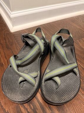 Chaco’s Outdoor Strap Sandals in Charcoal with Lime Accent